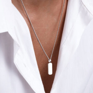 Alternative view of Minimal Pendant & Curb Chain