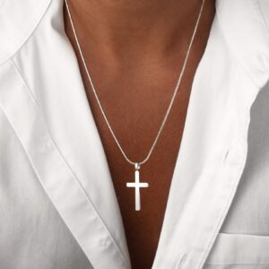 Alternative view of Classic Cross & Square Chain